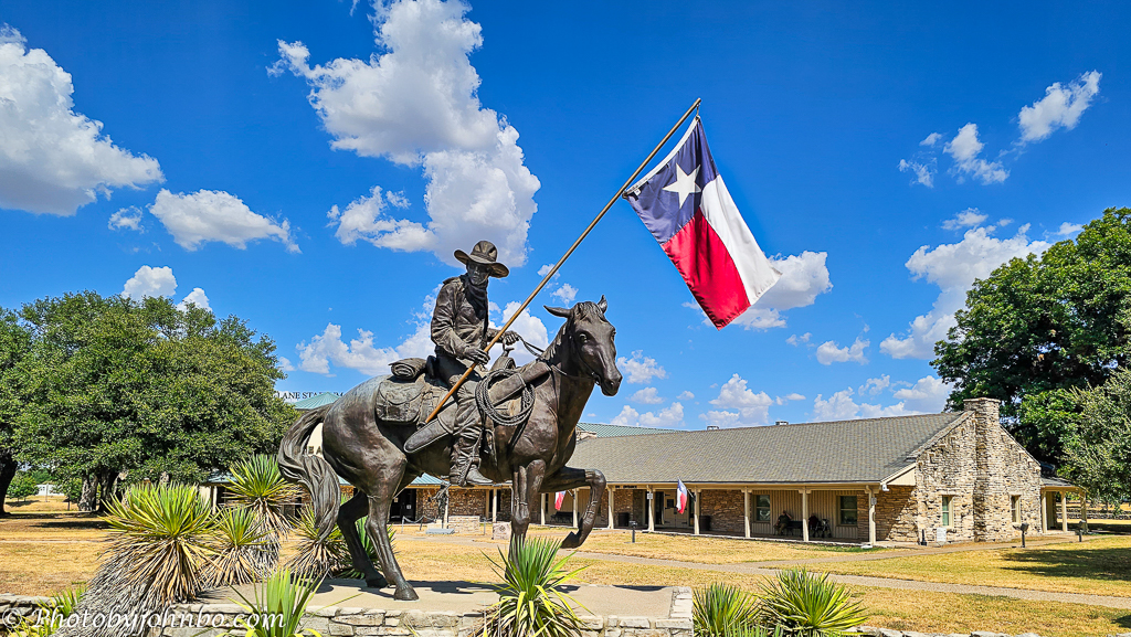 Cellpic Sunday—Texas Ranger – Journeys with Johnbo