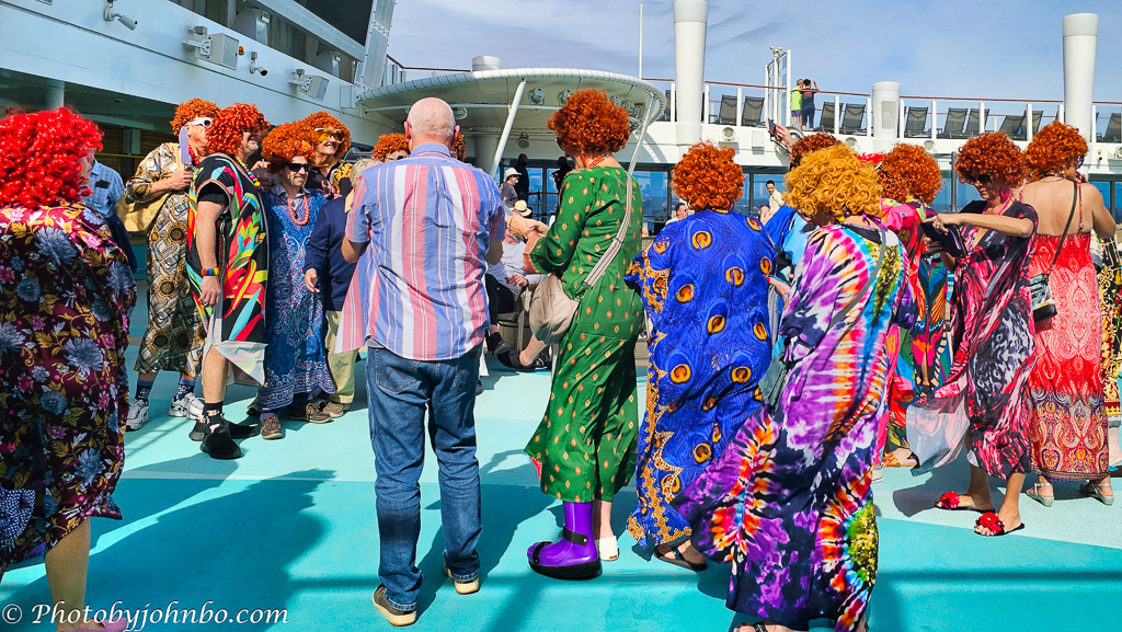 Cellpic Sunday – Mrs Roper (x 40) – Journeys with Johnbo